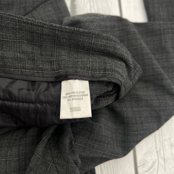 Van Heusen Womens Gray Plaid Stretch Slight Boot Leg Size 12 Short Pants - Picture 9 of 14